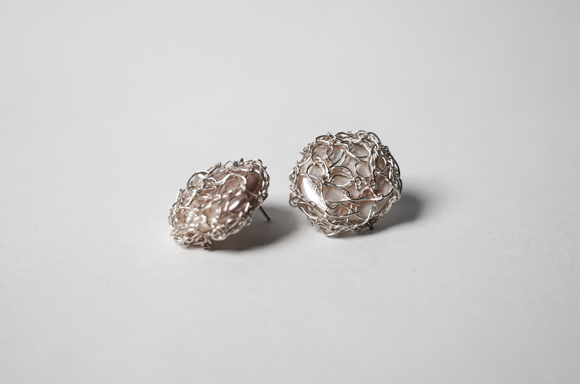 Aretes Pearl Wave - Madre Perla