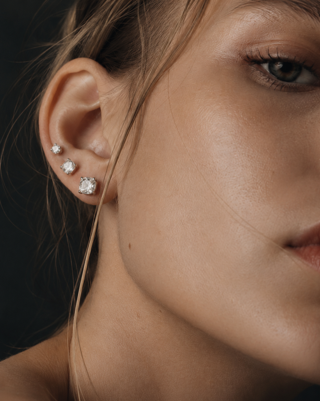 Aretes Essential de Plata 925 con Zirconia Cúbica o Diamante de Laboratorio