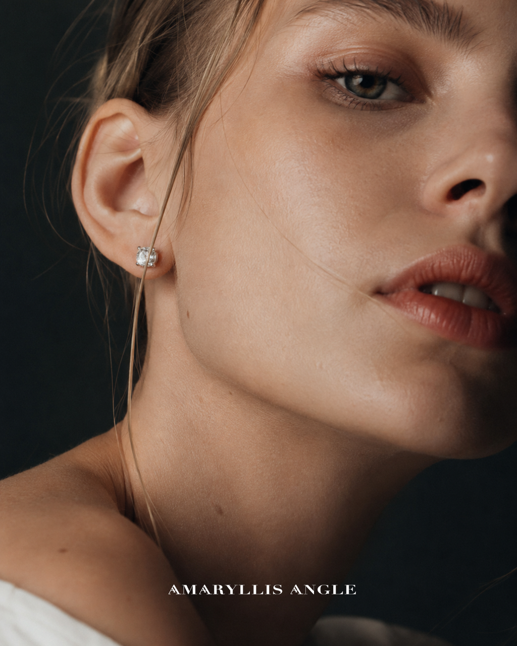 Aretes Essential de Plata 925 con Zirconia Cúbica o Diamante de Laboratorio
