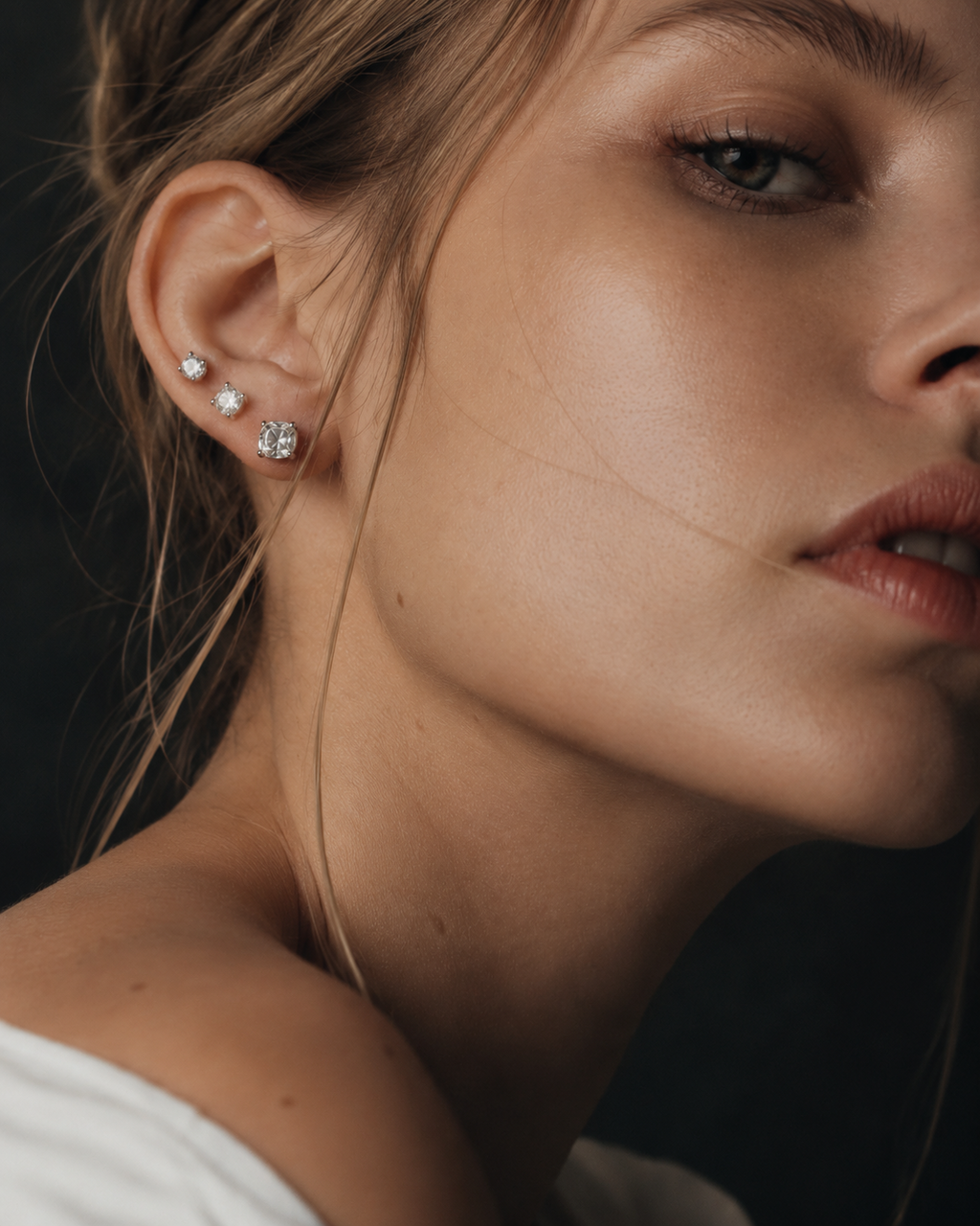 Aretes Essential de Plata 925 con Zirconia Cúbica o Diamante de Laboratorio